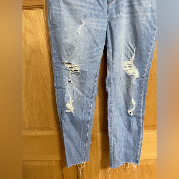 Old navy boyfriend jeans - Picture 2 of 5